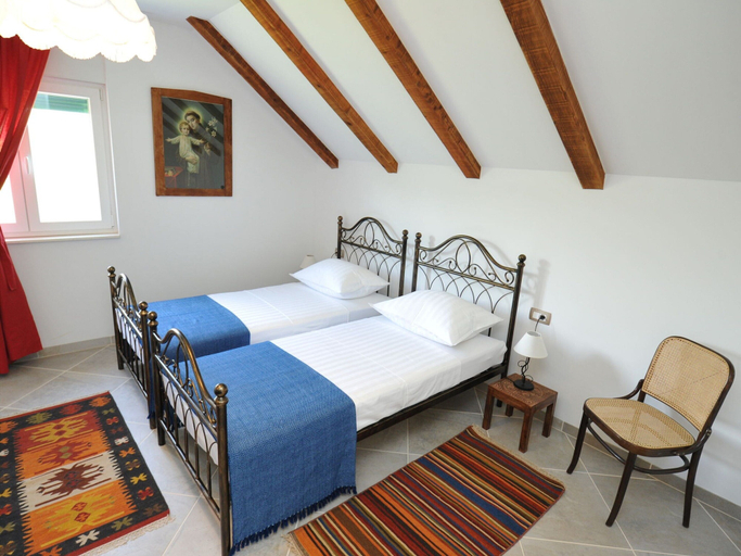 Bedroom 3, Villa in Tijarica With Private Pool, Trilj