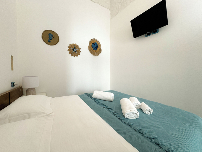 Bedroom 4, Vingt-Sept, Bari