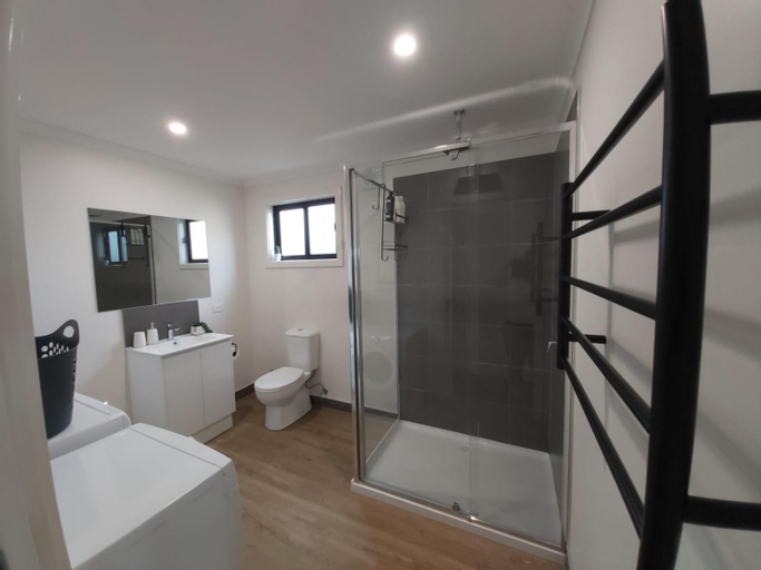 Bathroom 4