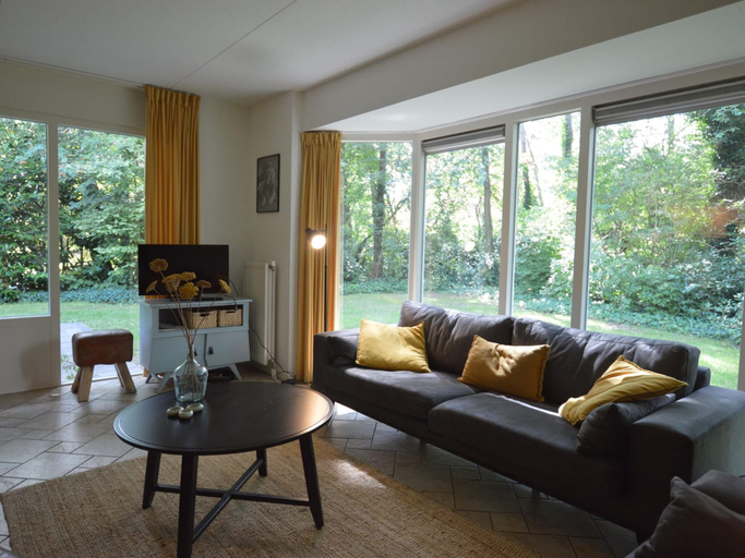 Living area 2, Holiday Home Near Lemelerberg Nature Reserve, Ommen