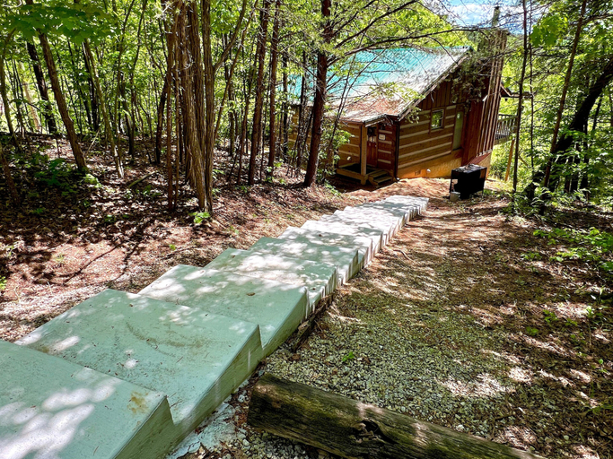 Others 3, Bearadise Found 2 Bedroom Cabin by RedAwning, Sevier