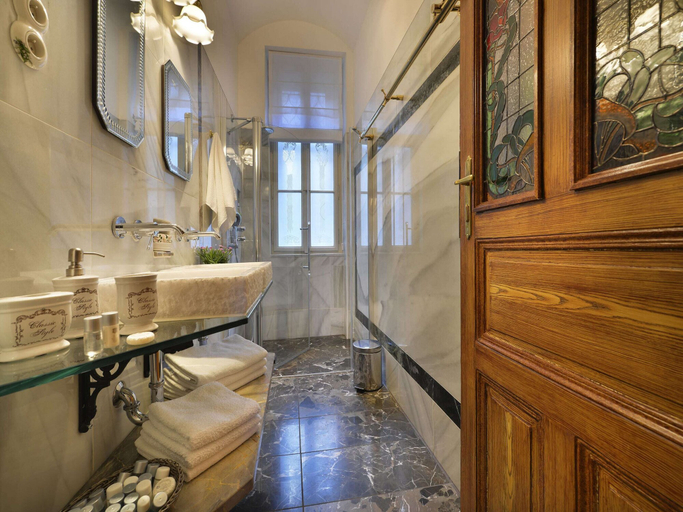 Bathroom 3, Charming Prague Downtown Flat, Praha 6