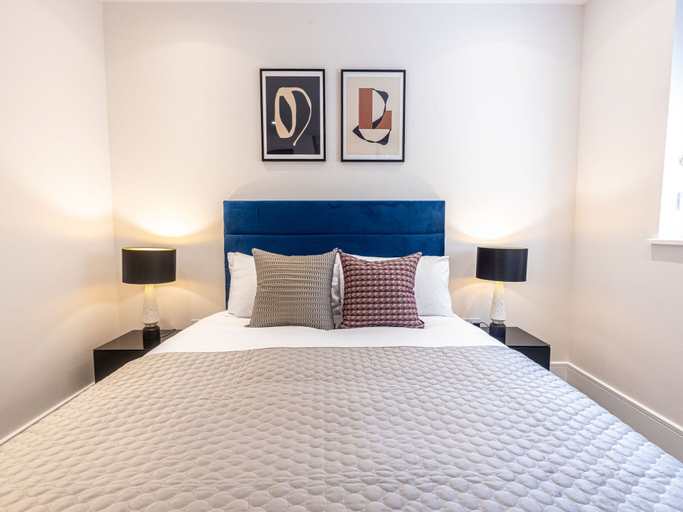 Room 4, Little Venice Charm Cozy One-bedroom by Sojo Stay, London