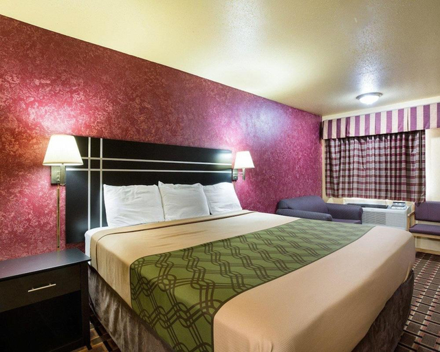 Others 5, Prestige Inn, Houston