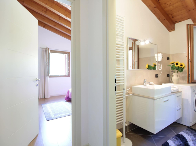 Bathroom 5, Belvilla by OYO Riva dei Tor, Treviso