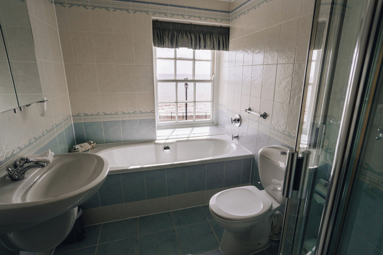 Bathroom, Hotel Riviera Sidmouth, Devon