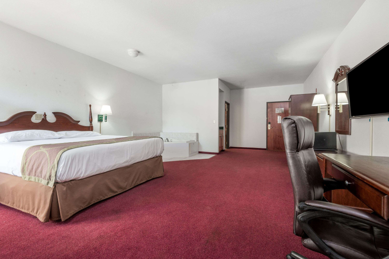 Bedroom 2, Super 8 by Wyndham Grayson, Carter