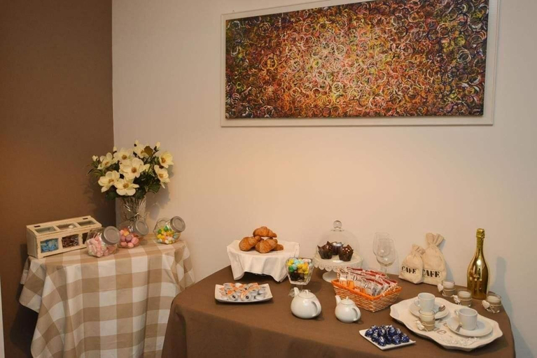Food & Drinks 5, Baciami Ancora, Bari