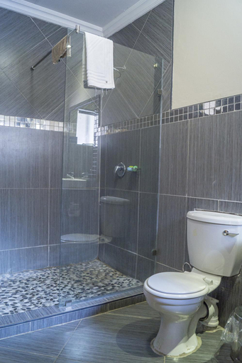 Bathroom 3, Ivory Lodge Bendor, Capricorn