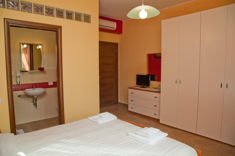 Bedroom 4, B&B Domu Mea, Cagliari