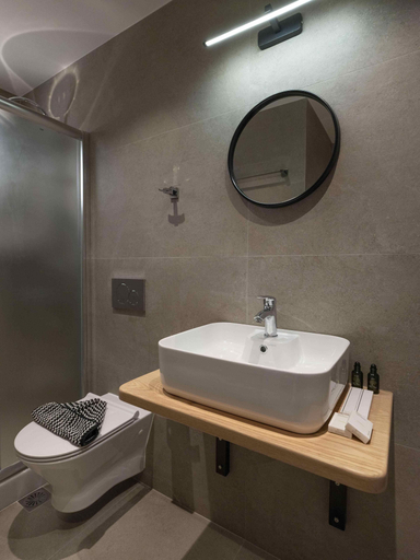 Bathroom 4, Parikia's Urban Oasis, South Aegean