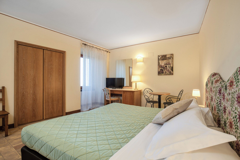 Bedroom 3, Relais La Fattoria, Perugia