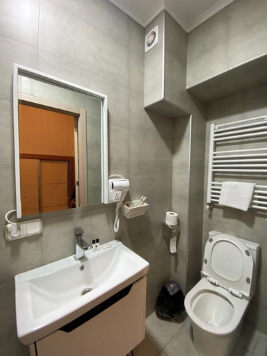 Bathroom 3, Hotel The Builder 124, Tbilisi