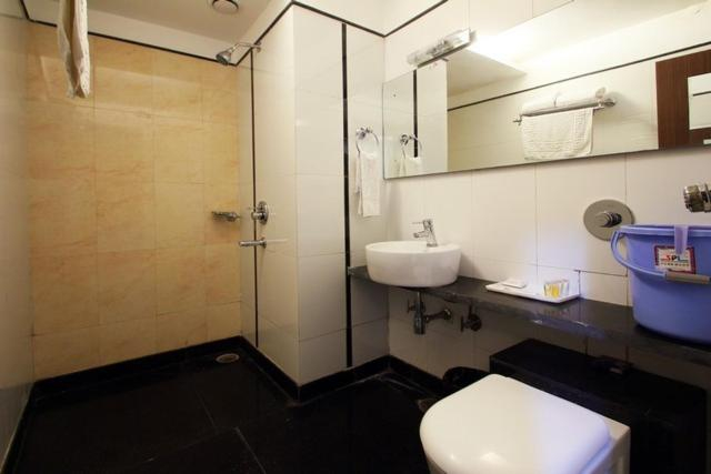 Bathroom 4, Hotel Sheela Shree Plaza, Jhansi
