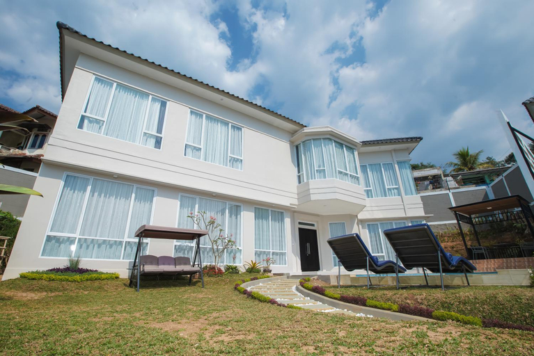 Exterior 3