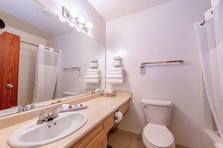 Bathroom 4, Pilgrim Inn, Division No. 7