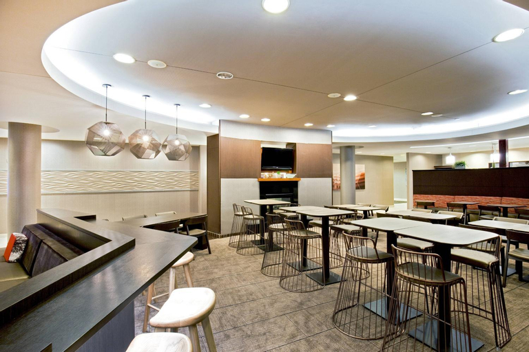Food & Drinks 5, Springhill Suites Chesapeake Greenbrier, Chesapeake
