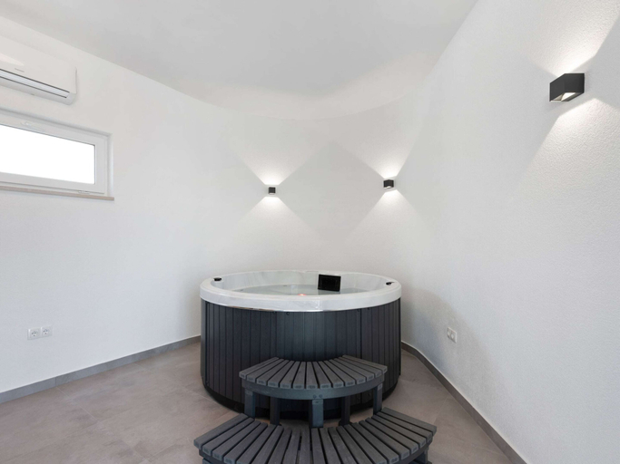 Others 5, Holiday Home in Vir Near sea Beach, Vir