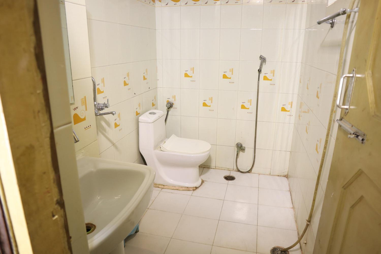 Bathroom 3, Hotel PR Palace, Lucknow