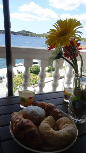 Others 5, Apartmani Rina, Šibenik