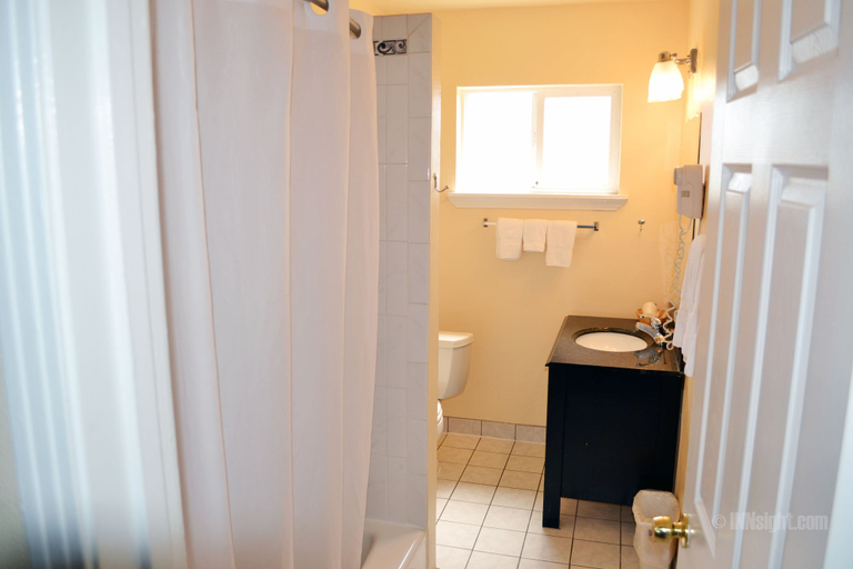 Bathroom 3, Wittle Inn, Santa Clara