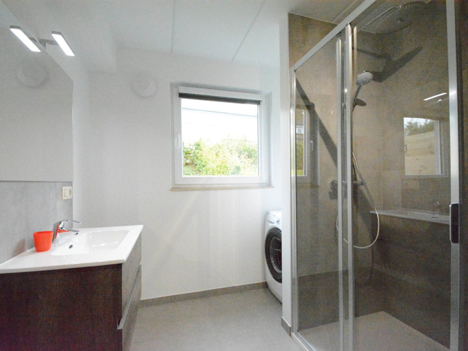 Bathroom, Elegant Child Friendly Villa in Berismenil near Forest, Luxembourg