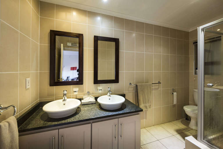 Bathroom, Tiffindell Ski Resort, Joe Gqabi