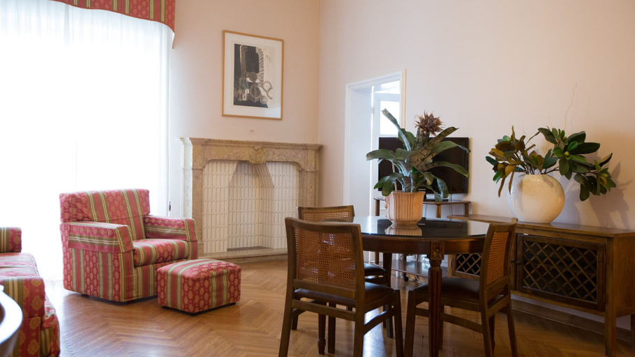 Others 4, Residence Hotel Castelvecchio, Verona