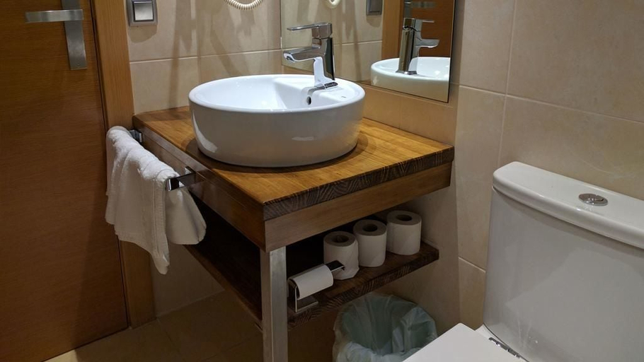 Bathroom, Hotel Talabart, Lleida