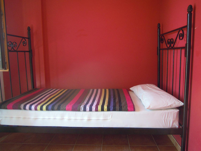 Others 5, Albergue O Durminento, Lugo