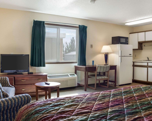 Bedroom 3, Rodeway Inn West Fargo Main Ave., Cass