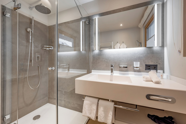 Bathroom 4, Chalet Silvretta Hotel & Spa, Inn