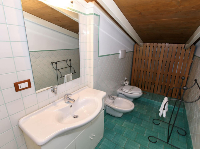 Bathroom 5, Holiday Home in San Cipriano With Pool, Salerno