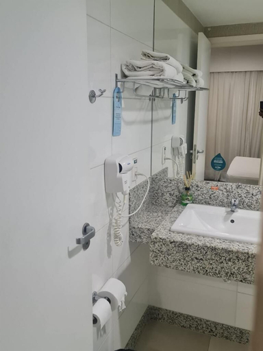 Bathroom 3, Suites Pampulha Hotel, Belo Horizonte