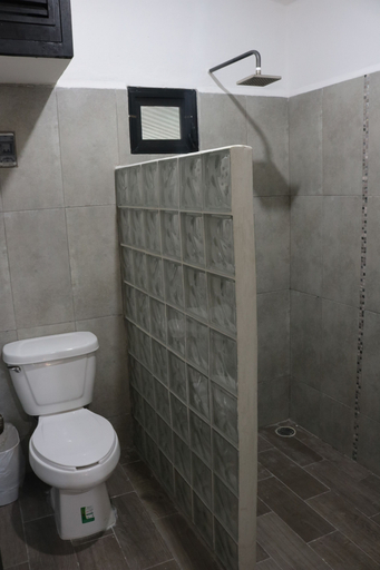 Bathroom 4, Moka Hotel, Progreso
