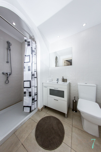 Bathroom 4, Perla Seven Apartments, Baleares