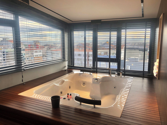 Bathroom 5, Zeytin Hotel, Bakırköy