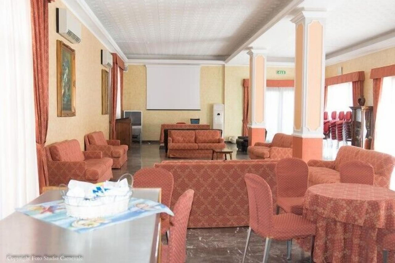Others 5, Hotel Corallo, Cosenza