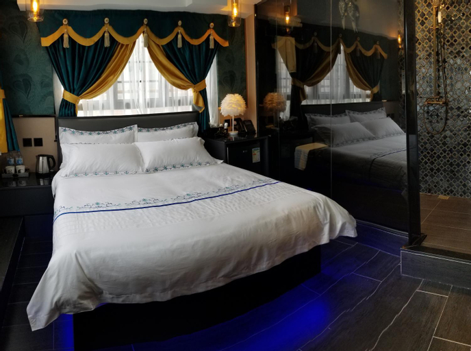 Bedroom 13