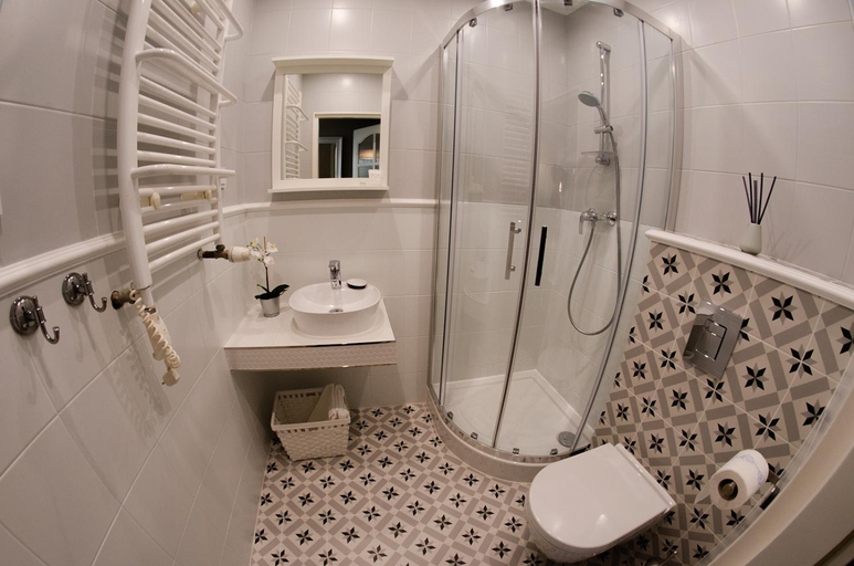 Bathroom 2, Pod Platanem Gliwice, Gliwice
