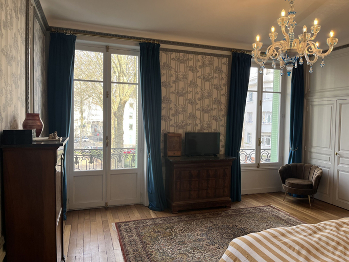 Bedroom 3, Suite de l'Opéra, Allier