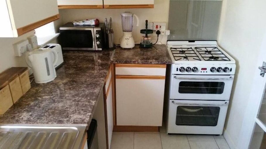 Others 3, 2 Bed Flat - Sleeps 4 - Parking - Wifi, Aberdeen