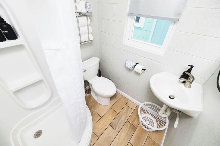 Bathroom 3, Seabirds Motel At Kure Beach, New Hanover