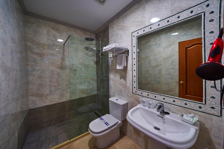 Bathroom 3, Hotel Bajamar Centro, Málaga