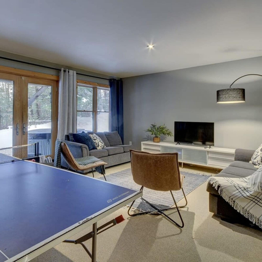 Room 2, Chalet Refuge 114 in Lac-sup Rieur, Les Laurentides