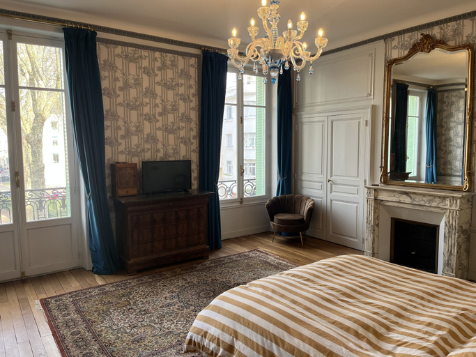 Bedroom 4, Suite de l'Opéra, Allier