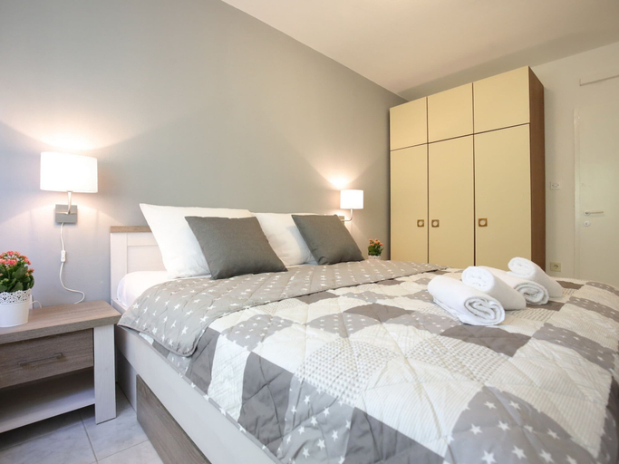 Bedroom 3, Modern holiday home with pool, Bibinje