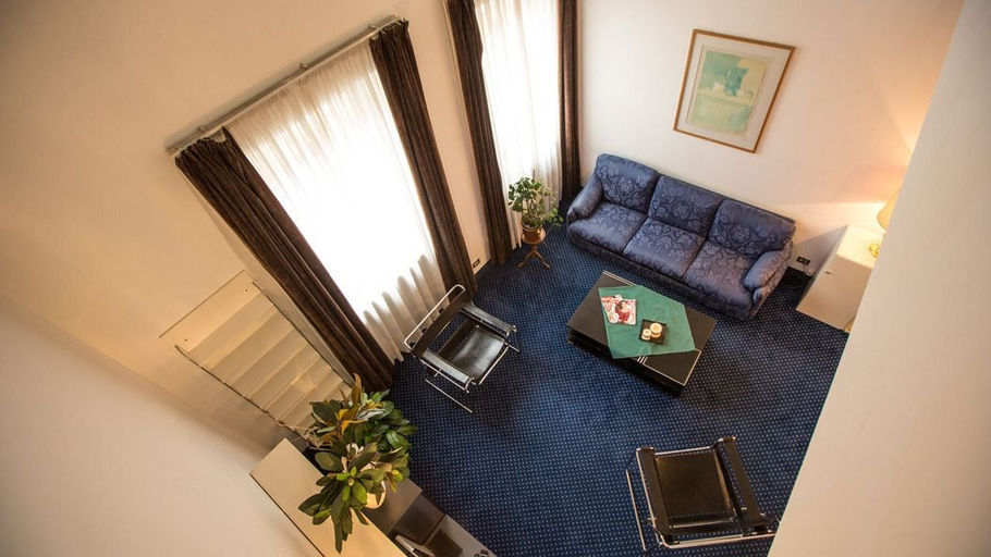 Others 3, Residence Hotel Castelvecchio, Verona