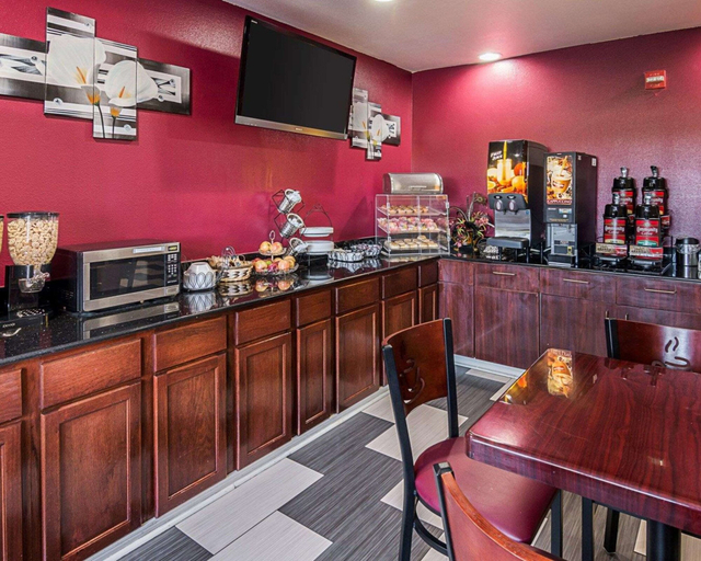 Food & Drinks 5, Econo Lodge Inn & Suites Natchitoches, Natchitoches