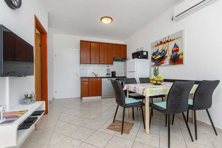 Others 5, Apartments N&N, Vodice